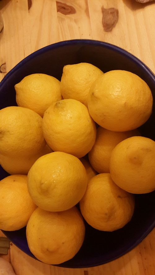 lemons juicy yellow