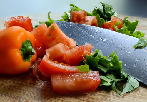 lettuce  paprika  knife