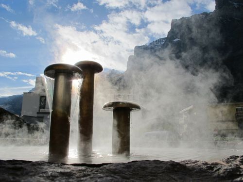 leukerbad thermal water fountain