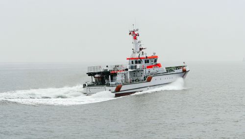 lifeboat emergency full power ahead