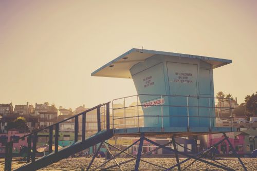 lifeguard hut beach