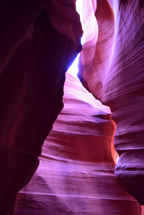 light gap antelope canyon