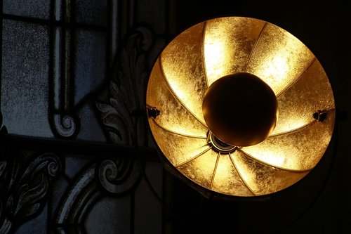 light  gold  lamp