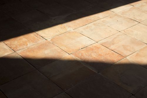 light and shadow floor tiles staggered