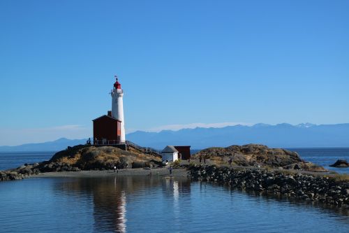 light house sunny day ocean