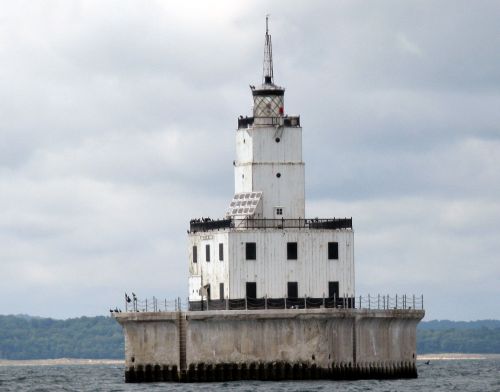 lighthouse lake michigan sailing