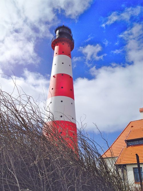 lighthouse color red