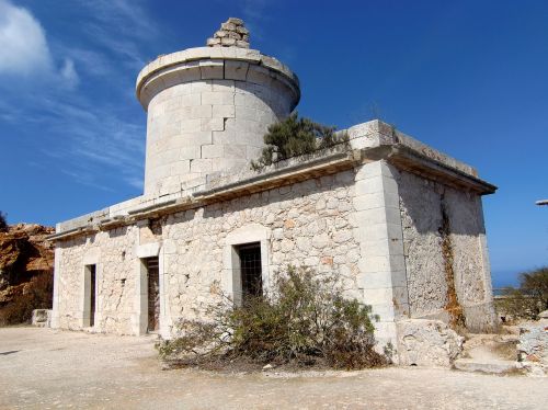 lighthouse building historically