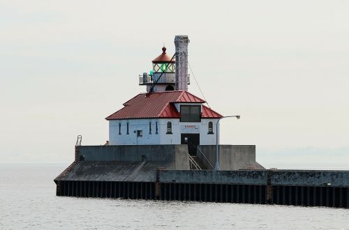 lighthouse south breakwater duluth minnesota