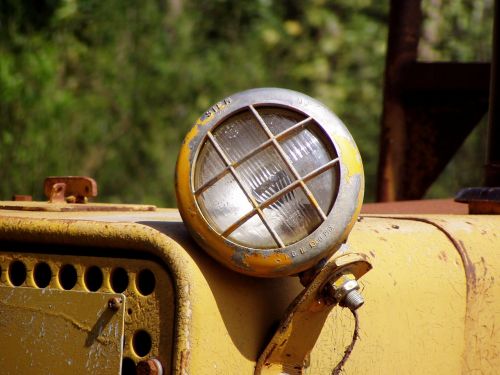 lighthouse tractor light