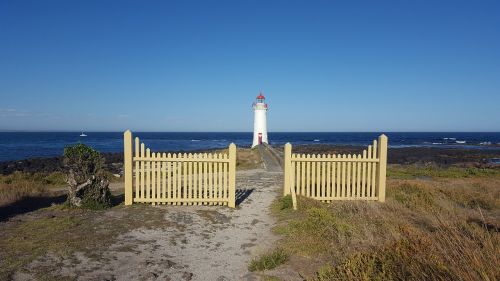 lighthouse ocean vacation