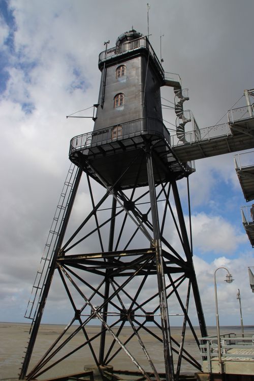 lighthouse upper shipping dorum