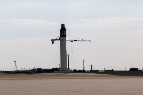 lighthouse crane sand