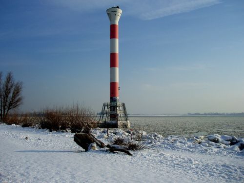 lighthouse elbe river