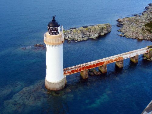 lighthouse sea ocean