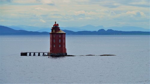 lighthouse  sea  horizon