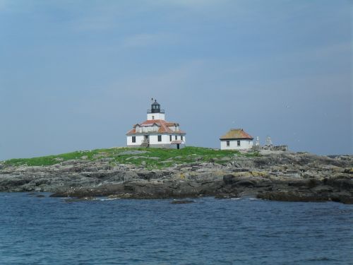 lighthouse maine rocky