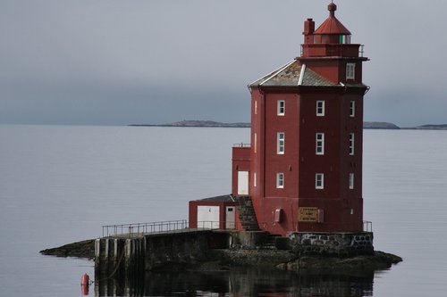 lighthouse  sea  house