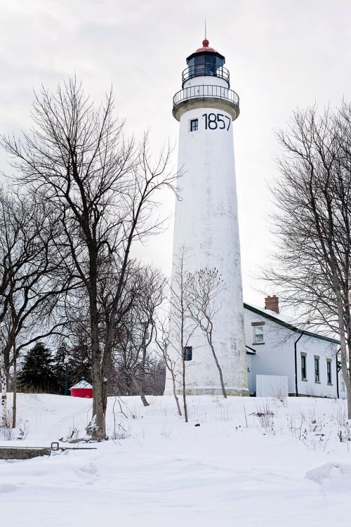lighthouse michigan white