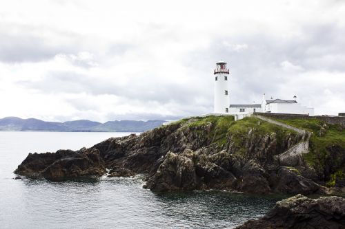 lighthouse ireland sea