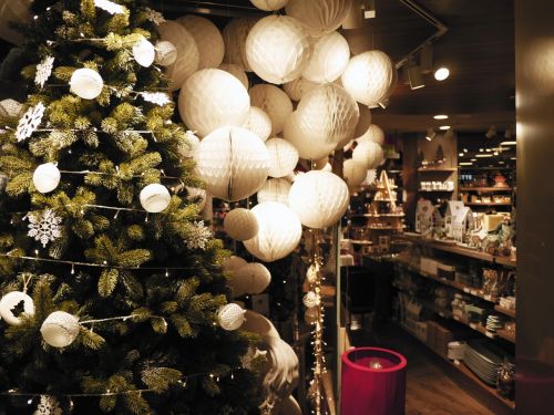lighting christmas store