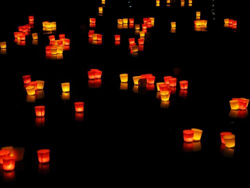 lights candles floating candles