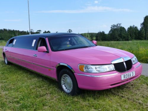 limo car pink