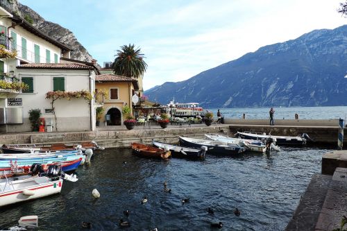 limone garda port