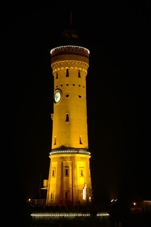 lindau port lighthouse