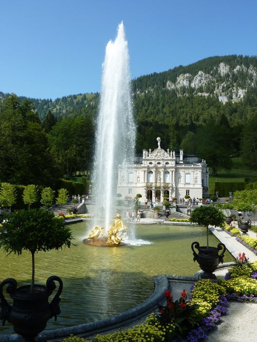 linderhof fountain palace