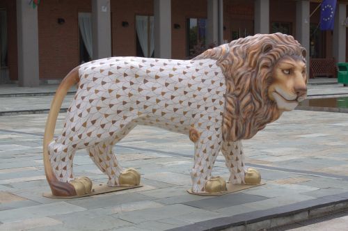 lion porcelain museum