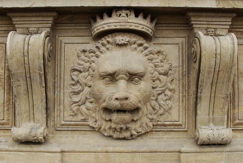 lion relief royal