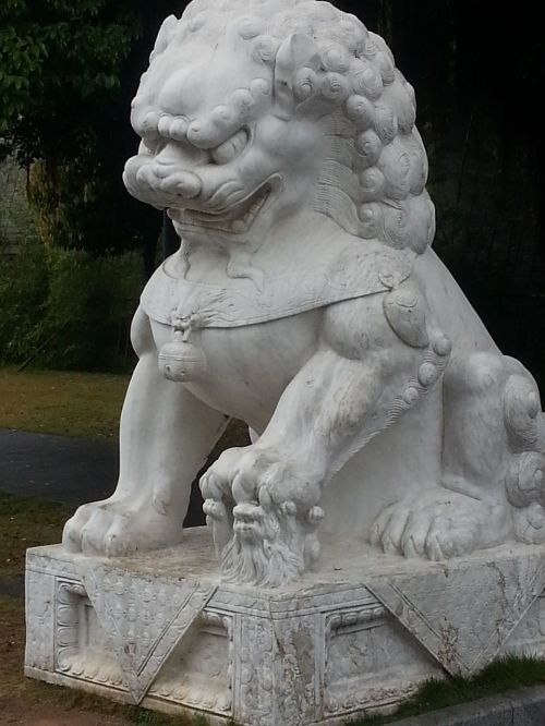 lion stone statue