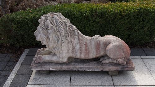lion sculpture stone figure