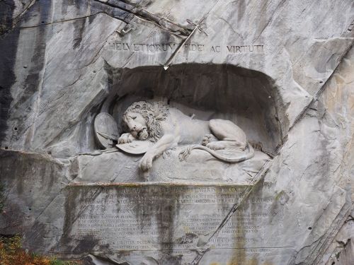 lion monument lion monument