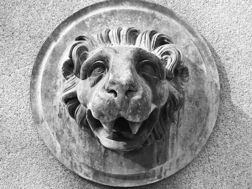 lion head  bronze  monument