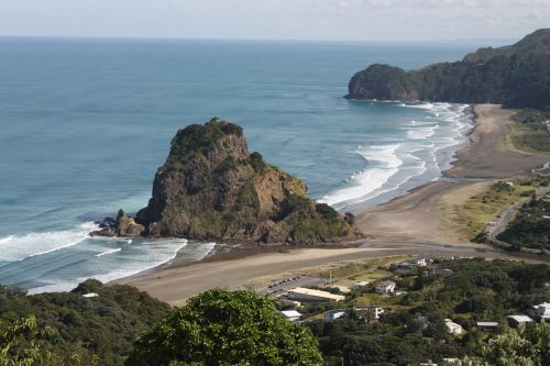 lion rock piha auckland