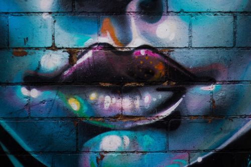 lips graffiti wall