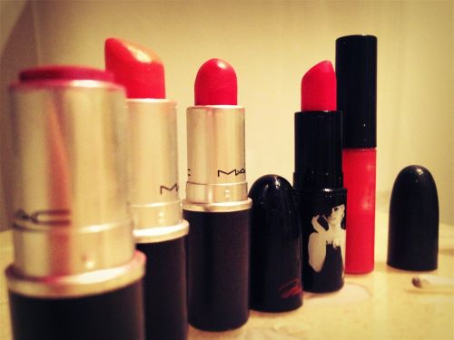 lipstick red makeup