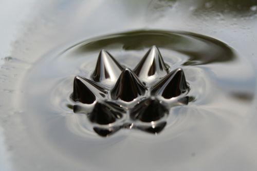 liquid ferrofluid spikes