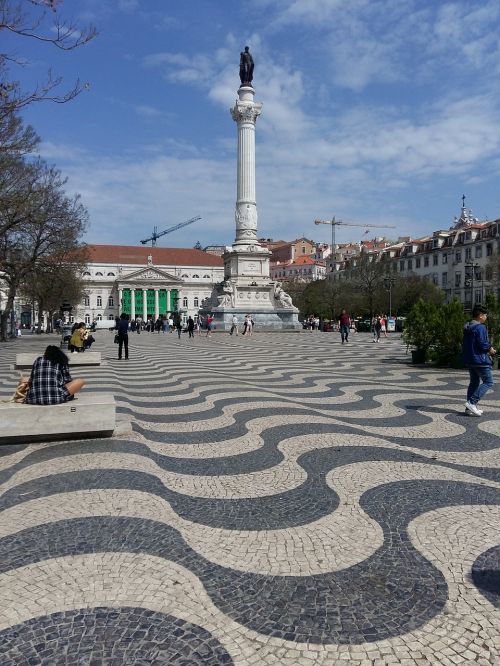 lisbon monument portugal