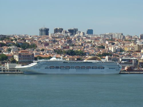 lisbon portugal boat