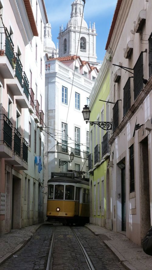 lisbon tram historically