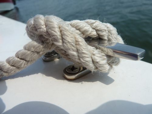 little boat knot water