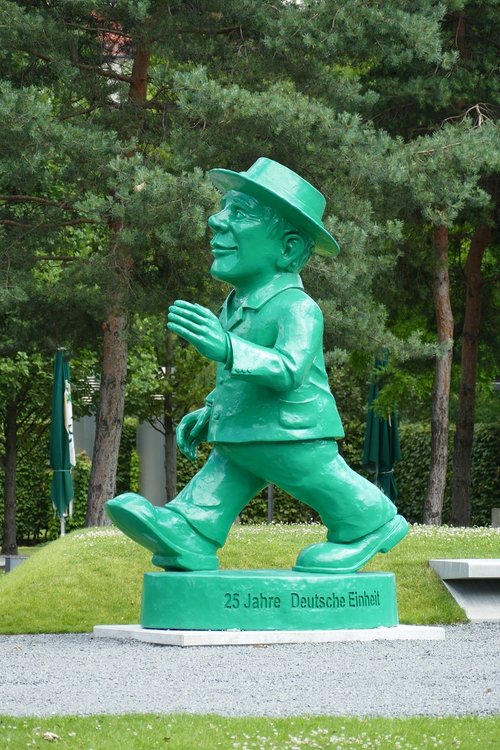 little green man  berlin  ddr