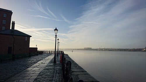 liverpool  city  sky