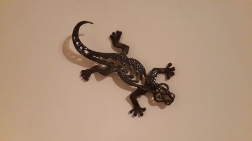 lizard metal decoration