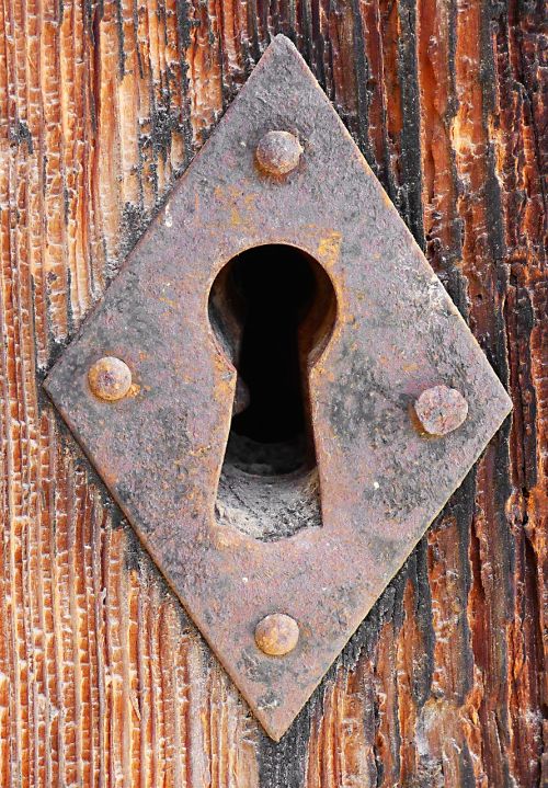 lock keyhole open