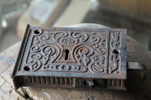 lock rust antique