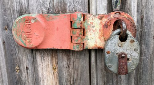 lock hasp rusty